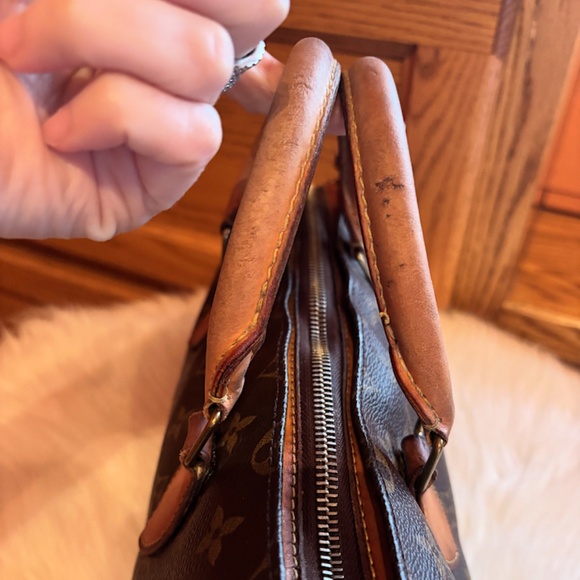 Louis Vuitton Monogram Popincourt Handbag (Authentic/Pre-loved) - Picture 10 of 16